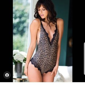 les coquines farrah eyelash trim bodysuit cheetah new with tag $197